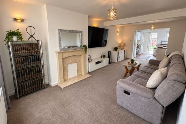 33, Aldbury Rise, Coventry photo 3