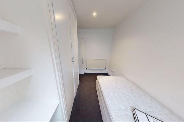 Terraced house to rent in Riley Road, Brighton