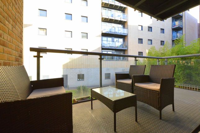 Flat 84, Ratcliffe Court Great Dover Street, London photo 3