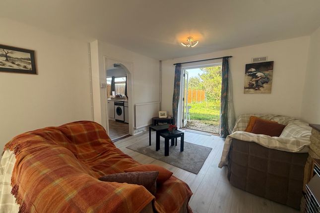 212, Knightsfield, WELWYN GARDEN CITY photo 4
