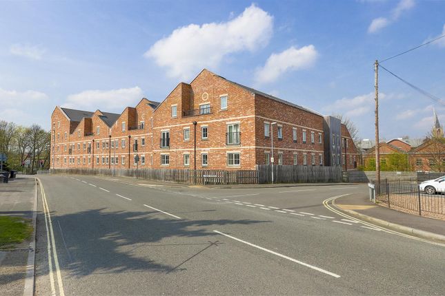 Thumbnail Flat for sale in Piccadilly Heights, Wain Avenue, Chesterfield