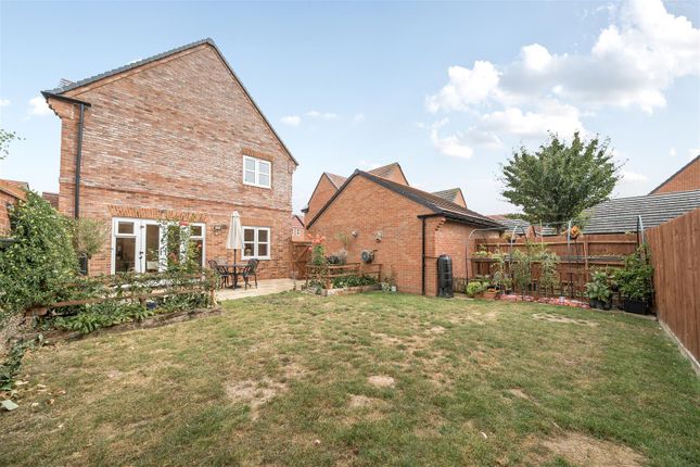 1, Fallow Field Close, Abingdon photo 2