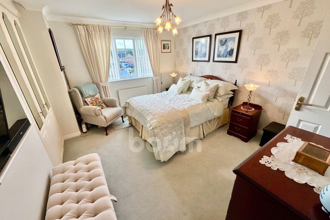 1, Glen Court, Dalry photo 4