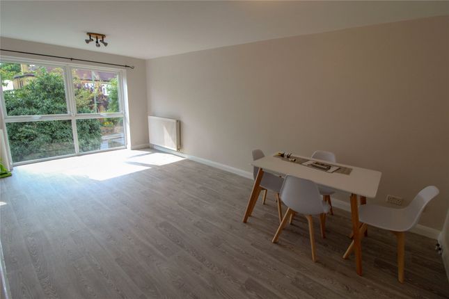 Thumbnail Flat to rent in Windermere House, 9A Warwick Road, Barnet, Herts