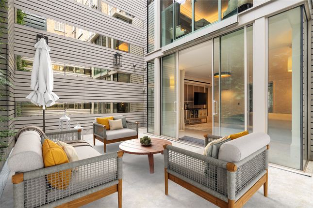 1-bed flat on Ground Floor Maisonette, 11a, Weymouth Street, London, £2,500,000