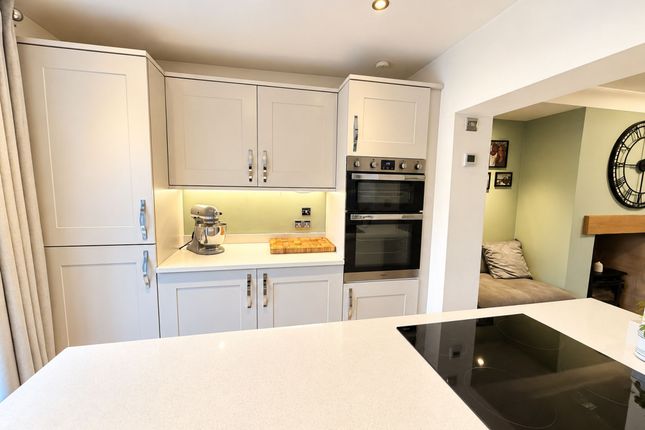 31 Baynes Street, Darwen photo 3