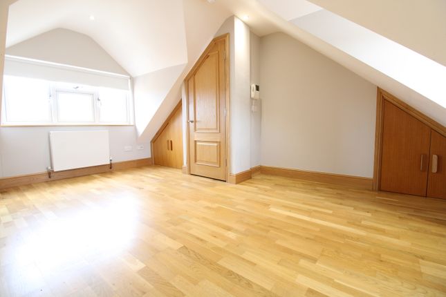 Detached house to rent in Howard Road, Reigate