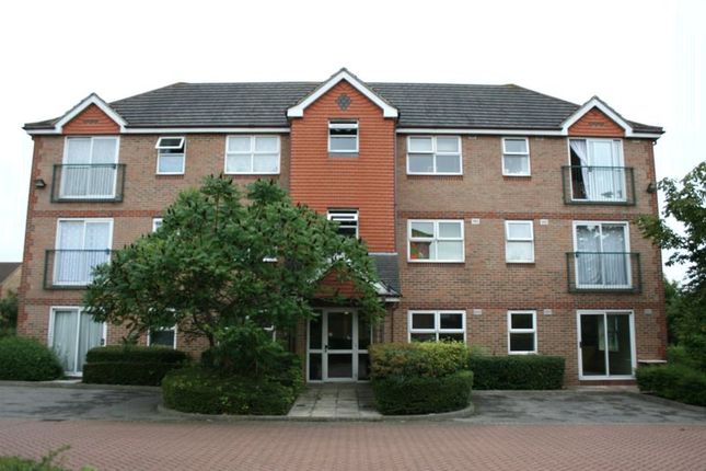 Flat to rent in Dudley Close, Chafford Hundred, Grays