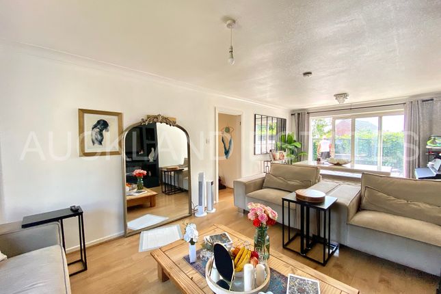 102, Hatfield Road, Potters Bar photo 2