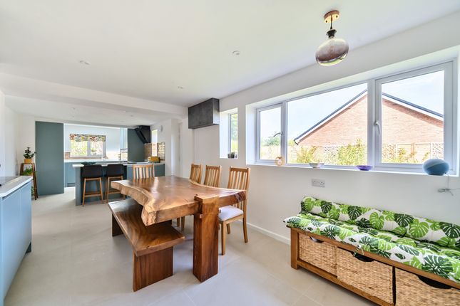 10, Halls Farm Close, Winchester photo 2