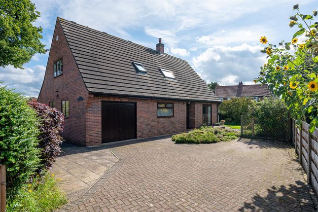 Thumbnail Detached house for sale in Raskelf Road, Easingwold, York