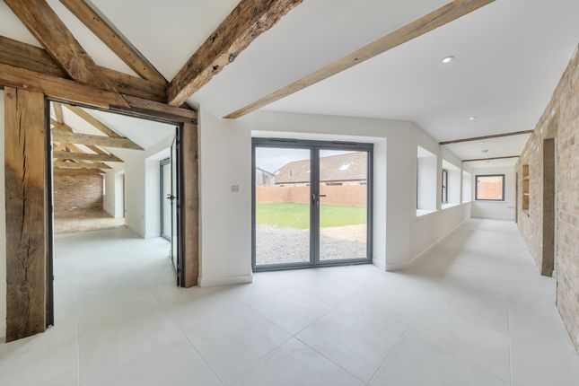 Swallow barn, Lowerfield Farm, Lower Bourton photo 4