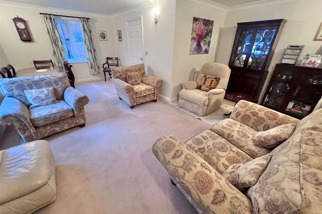 9, Bayfields, Gillingham photo 3