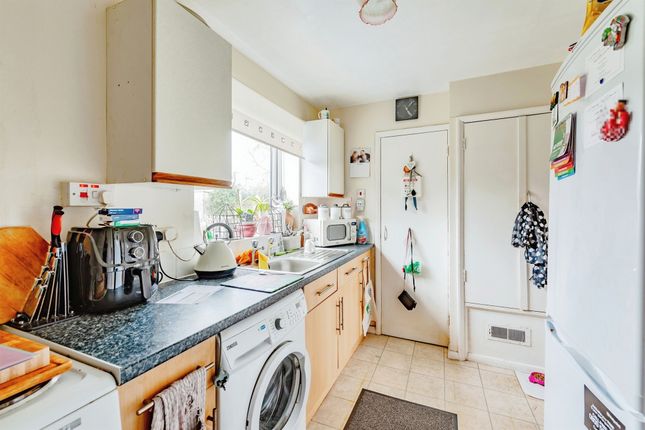 Flat for sale in Broad Field, West Hoathly, East Grinstead