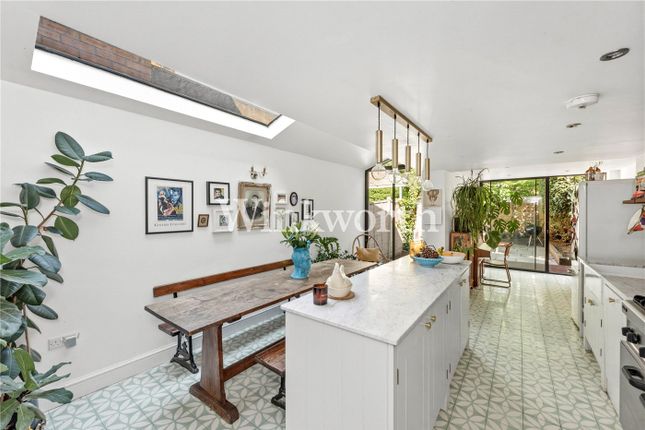 44, Summerhill Road, London photo 4