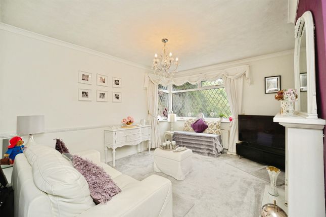 50, Rooley Avenue, Bradford photo 2