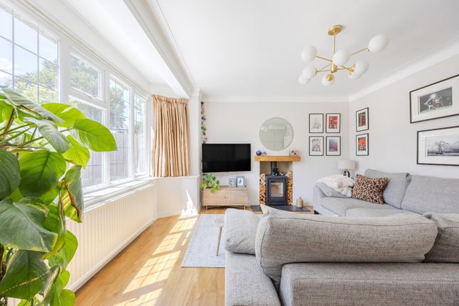 1, Crowstone Close, Westcliff-On-Sea photo 4