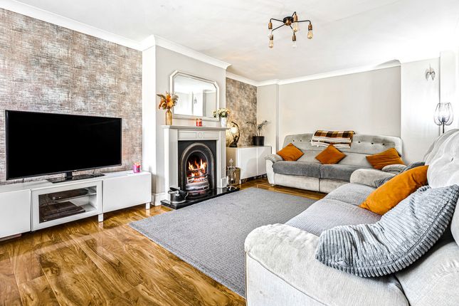 110, Hallam Crescent East, Braunstone photo 4