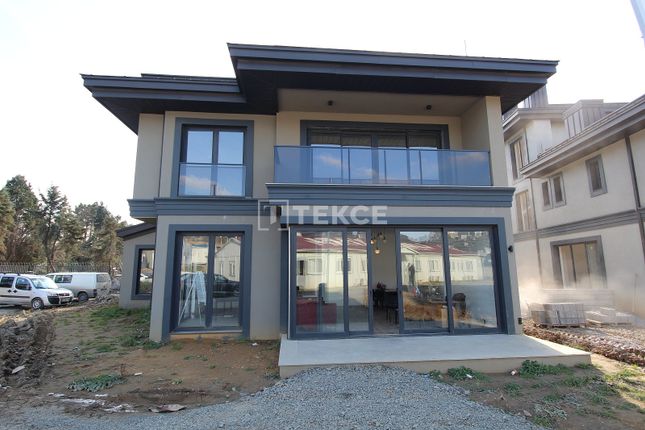 Semi-detached house for sale in Göktürk Merkez, Eyüpsultan, İstanbul, Türkiye
