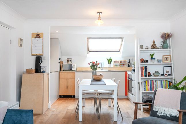5, 74, Nightingale Road, London photo 4