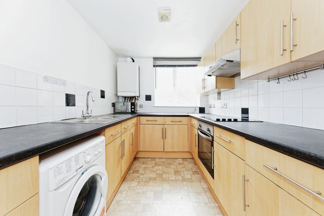 Flat 3, 16, Dalby Square, Margate photo 4