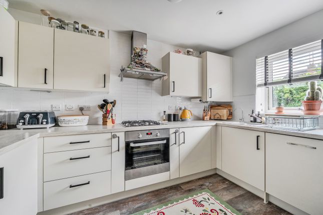 69, Nightingale Way, Reading photo 4