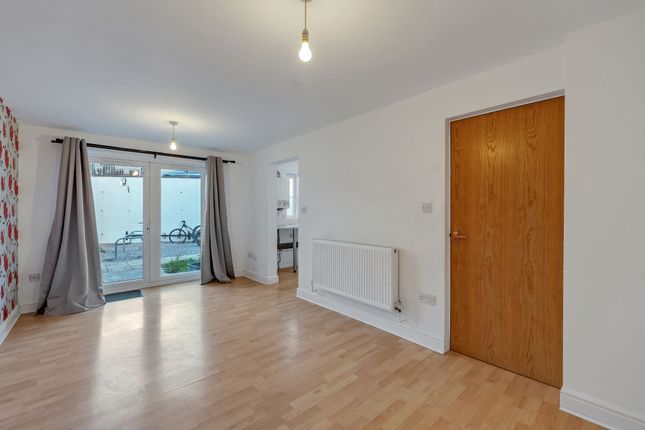Flat 1 Sturminster Road, Sturminster Lodge Sturminster Road, Bristol photo 2