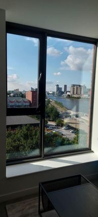Apartment 10602, 4 Wharf End, Manchester photo 4