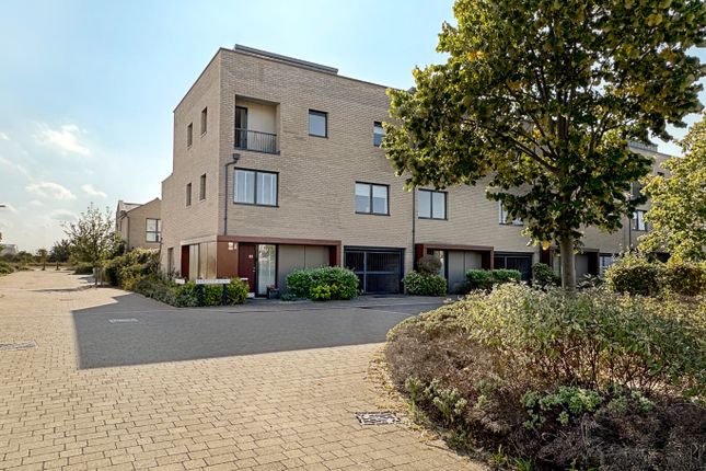 Thumbnail Town house for sale in Harvest Road, Trumpington, Cambridge