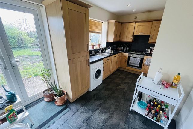 Room 2, 32 The Annexe Gayner Road, Bristol photo 3