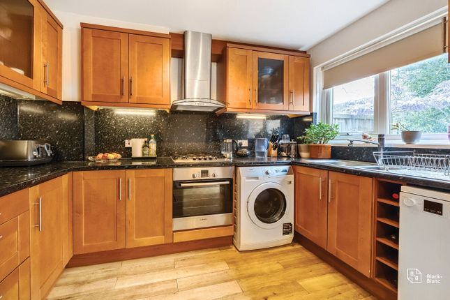 Terraced house for sale in Turnpike Link, Croydon