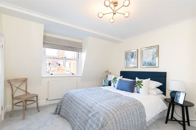 Flat for sale in Egerton Gardens, Chelsea, London