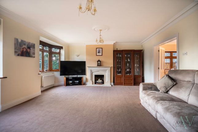 13 Connaught Avenue, Grays, Essex photo 3