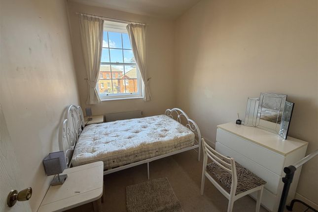 31, Wellington Court, Weymouth photo 3