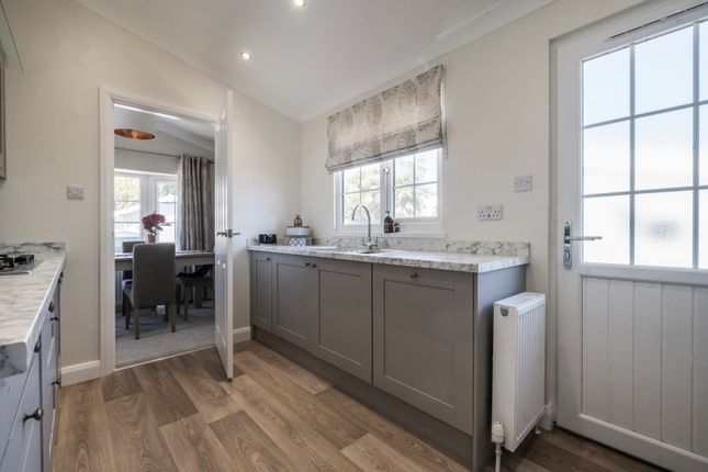 3, Beechfield Park, Hook Lane, Aldingbourne, Chichester photo 5