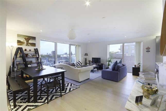 Thumbnail Flat for sale in New Paragon Row, Elephant And Castle, London