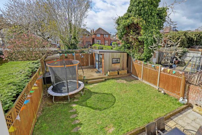 23 Queensway, Maidenhead photo 2
