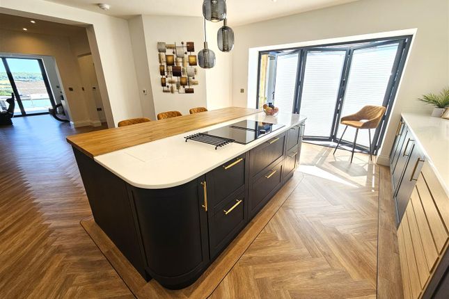 Kitchen Island.Jpg
