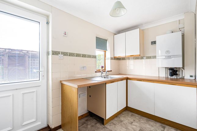 24 Pear Tree Close, Huntingdon photo 4