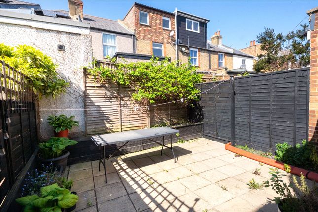 54, Warwick Road, Twickenham photo 4