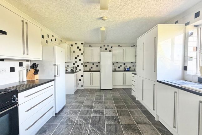50, Broad Oak Lane, Bexhill-on-Sea photo 3