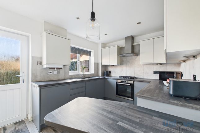 18, Long Meadow, Kirkham photo 4