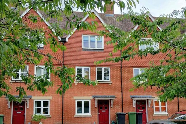 Thumbnail Terraced house for sale in Wantage, Oxfordshire