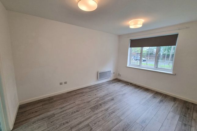 25 Bucklers Way, Carshalton photo 4