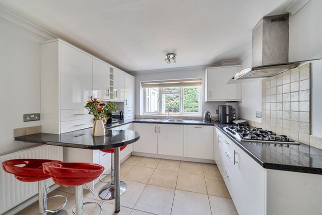 24, Highwayman's Ridge, Windlesham photo 2