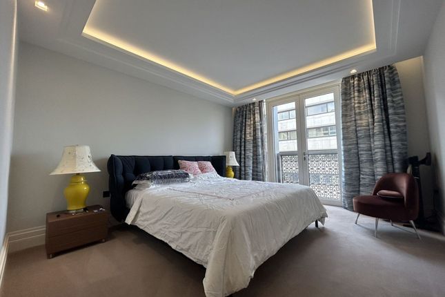 Flat for sale in 190, The Strand