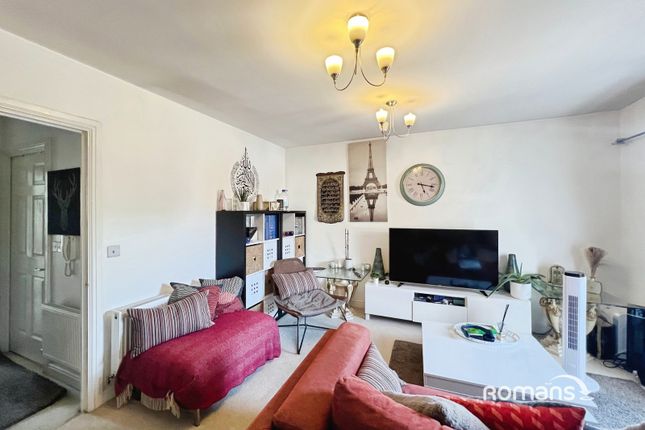 16, Tom Evans Court, High Wycombe photo 2