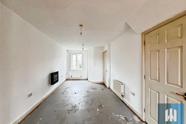 12, Rordin Heights, Huddersfield photo 3