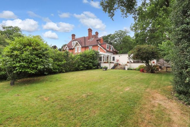 Paddock Court, London Road, Windlesham photo 3