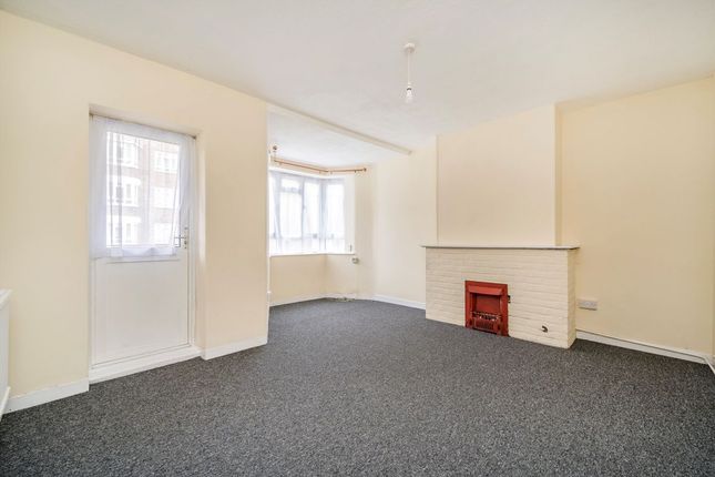 Flat 12, Cornwallis House, India Way, London photo 2